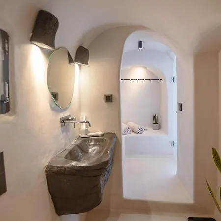 Apartment One Of One - Aether Oia (Santorini)